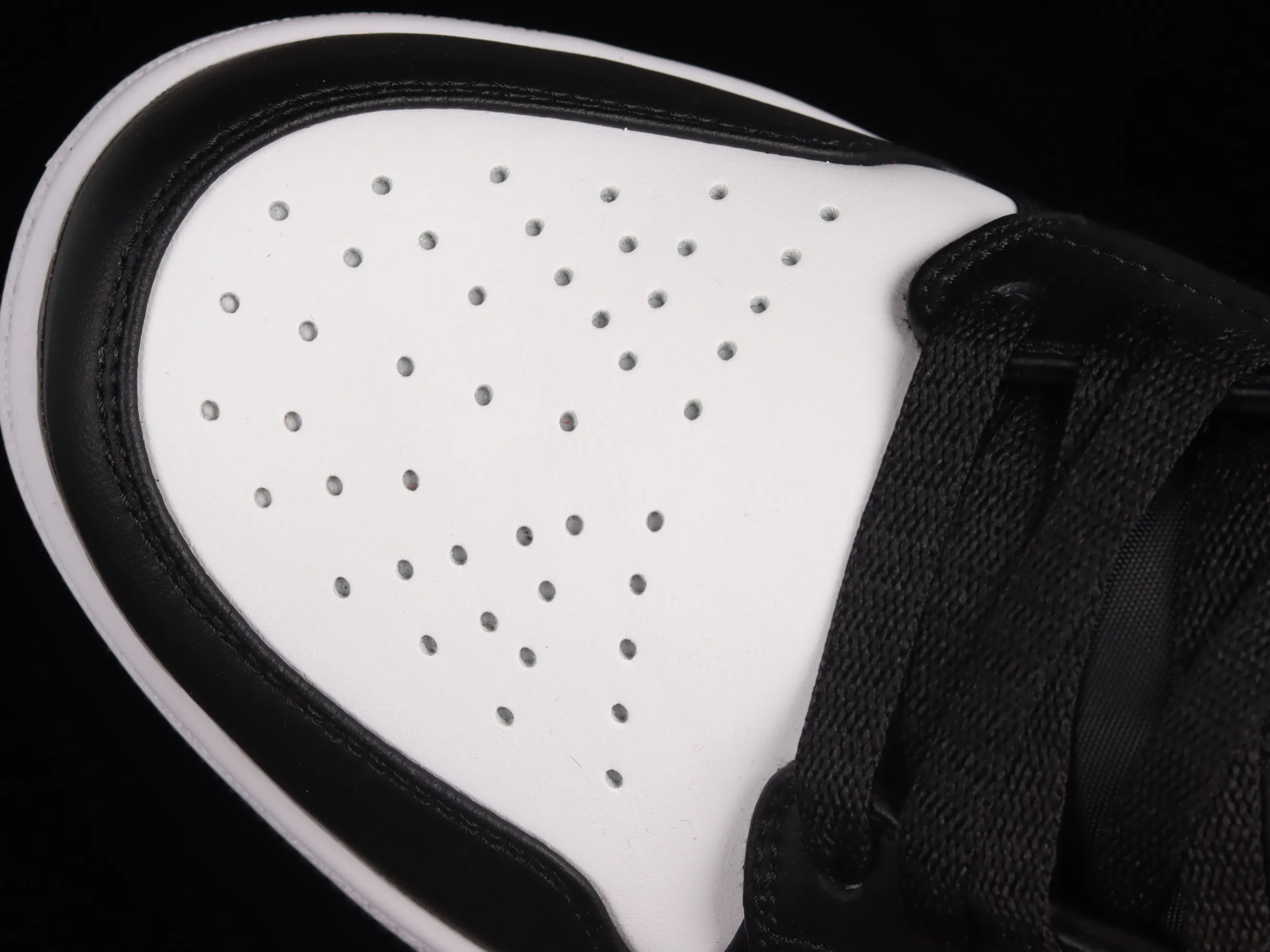 All categories Air Jordan Jordan series basketball shoes Air Jordan 1 Low Air Jordan 1 Low "White Toe" AJ1 Joe 1 small black red toe low-top basketball shoes 553558-063
